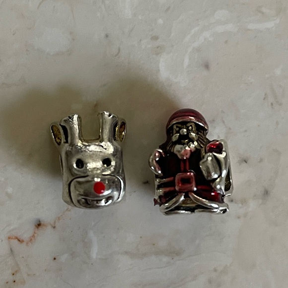 15 charms beads holiday Christmas jewelry making red green tree snowman - Picture 3 of 8